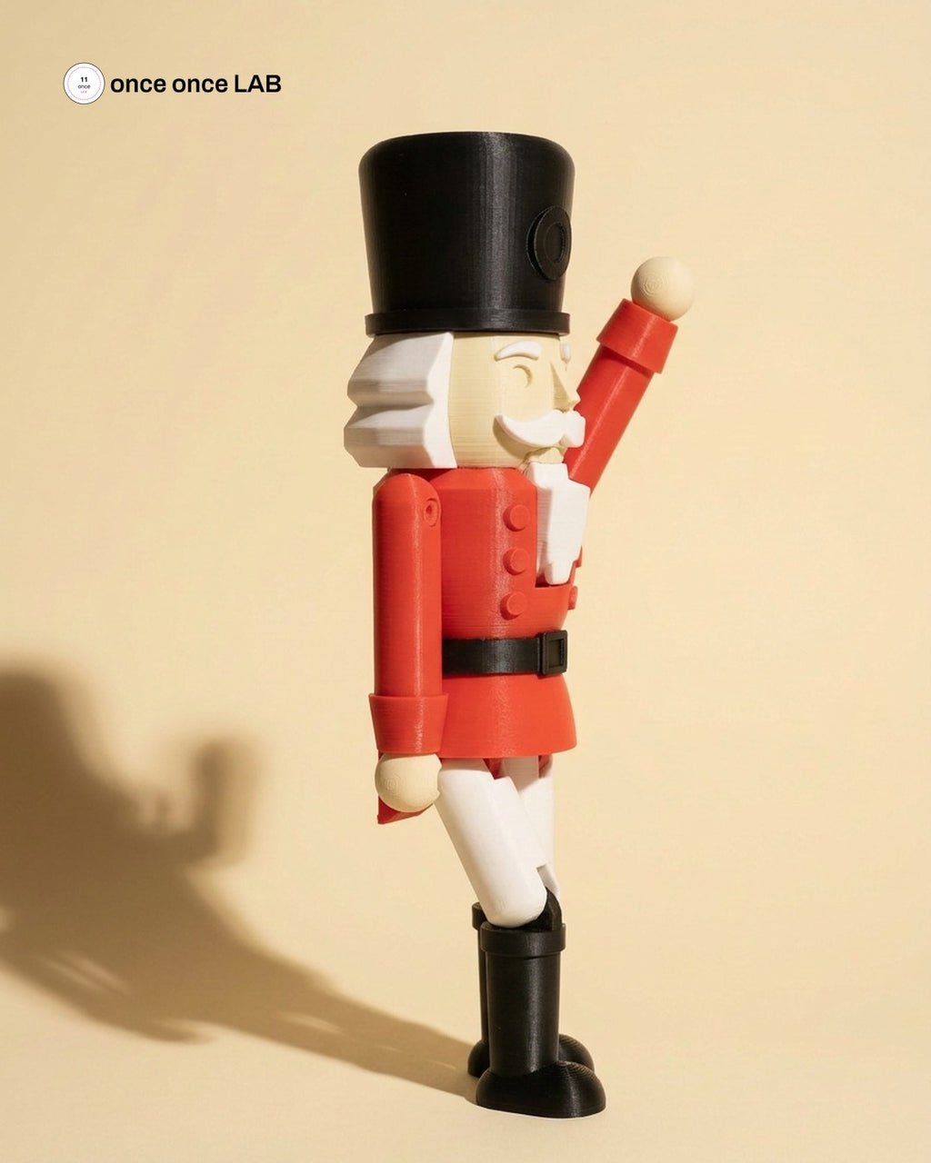 Cascanueces Articulado Navideño — Figura Decorativa que Mueve Brazos y Piernas 15 cm — Once Once Lab