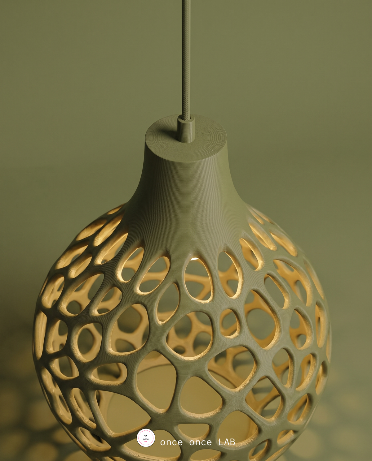 Lámpara Colgante Voronoi — Patrón Calado que Proyecta Luz (Verde) — vista 2 | once once LAB