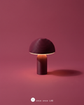 Lámpara de Mesa Domo — Minimalista Cálida para Buró (Vino) — vista 1 | once once LAB