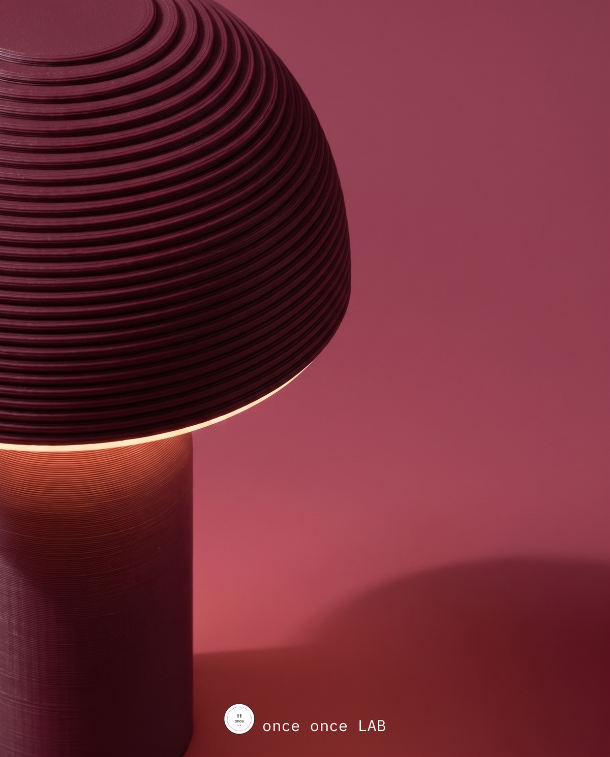 Lámpara de Mesa Domo — Minimalista Cálida para Buró (Vino) — vista 2 | once once LAB