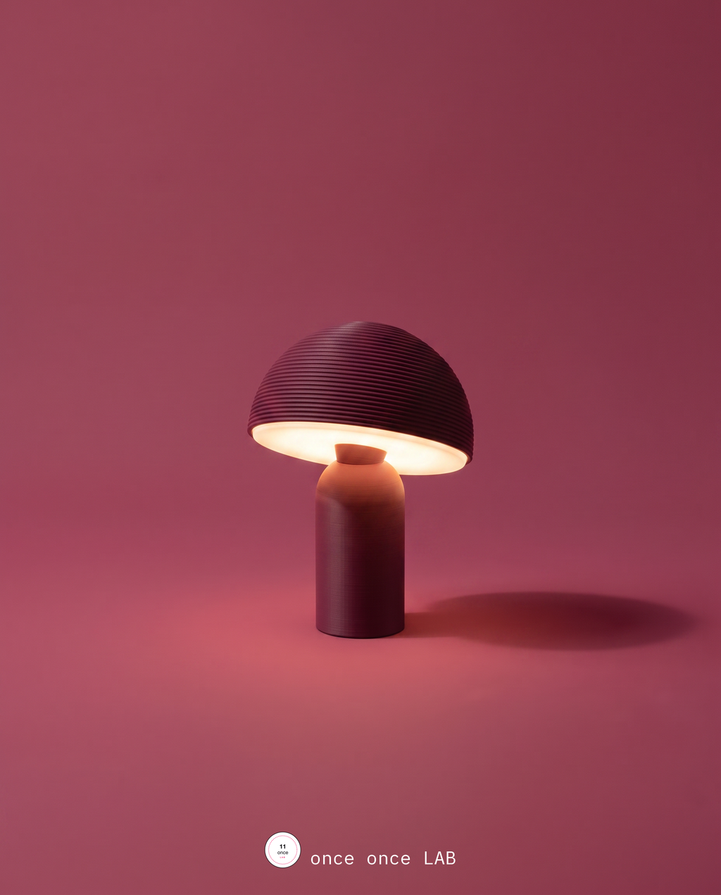 Lámpara de Mesa Domo — Minimalista Cálida para Buró (Vino) — vista 3 | once once LAB