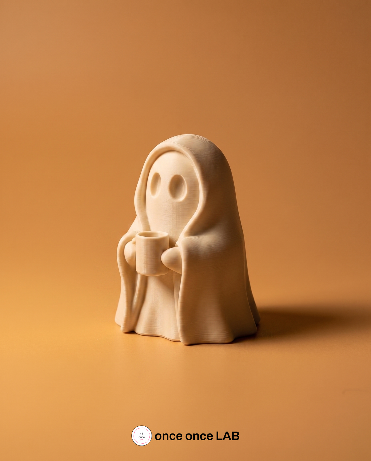 Fantasma con Cobija y Taza — Figura Decorativa Otoño — vista 2 | once once LAB