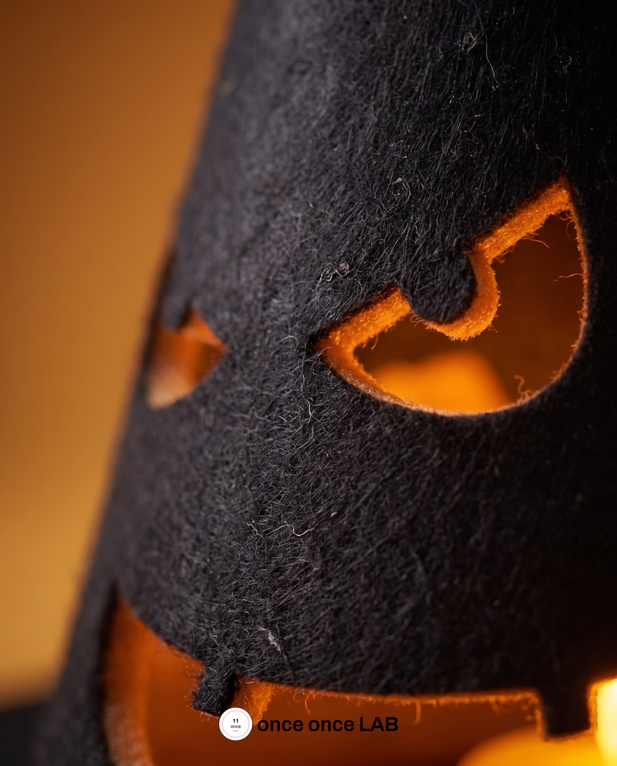 Sombreros de Bruja Iluminados (Par) — Luz Ambiental Halloween — vista 3 | once once LAB