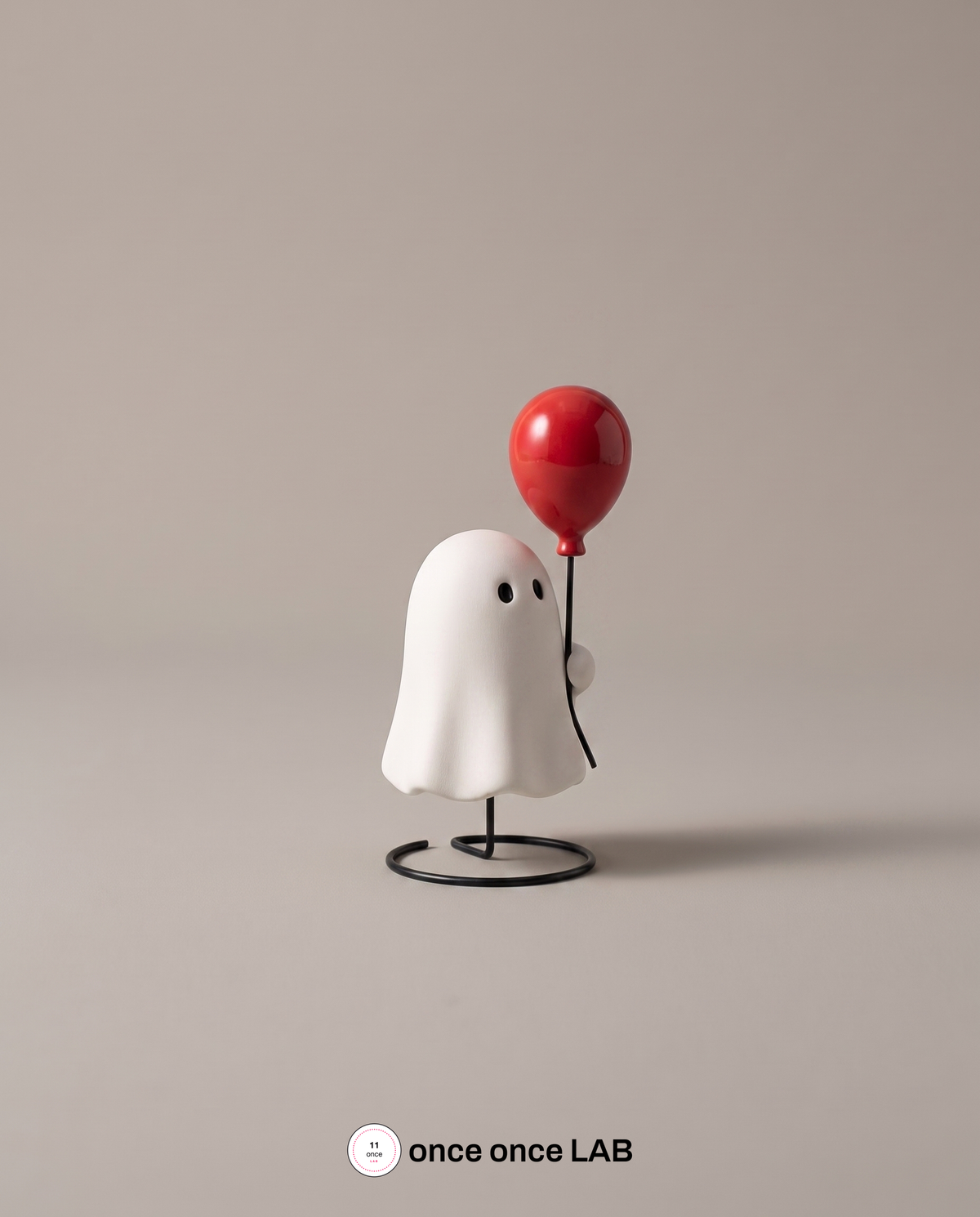 Fantasma con Globo — Figura Decorativa en Base — vista 2 | once once LAB