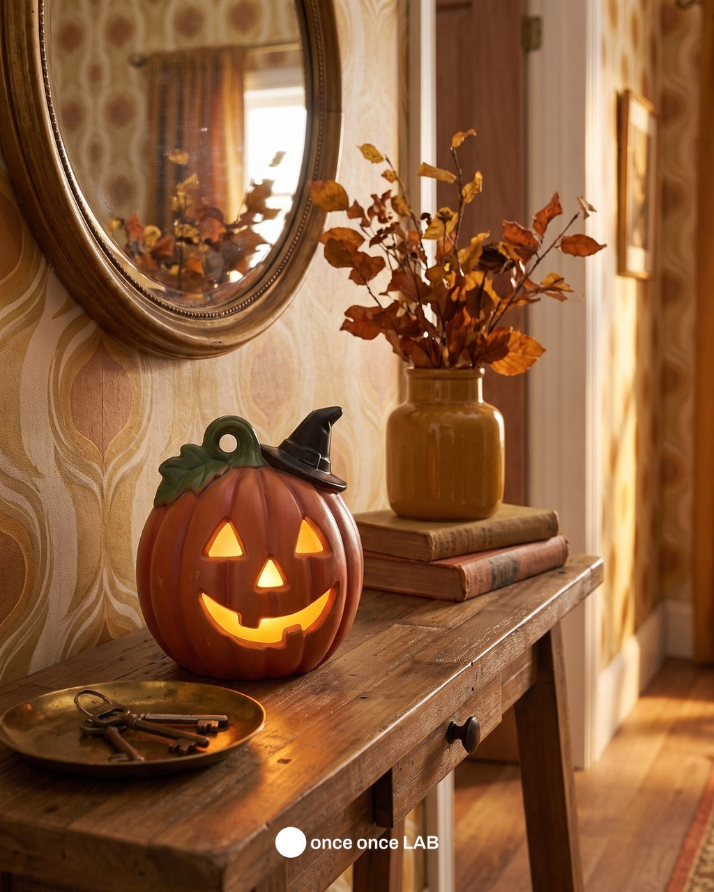 Calabaza Retro Vintage con Sombrero de Bruja — Lámpara LED de Halloween — once once LAB