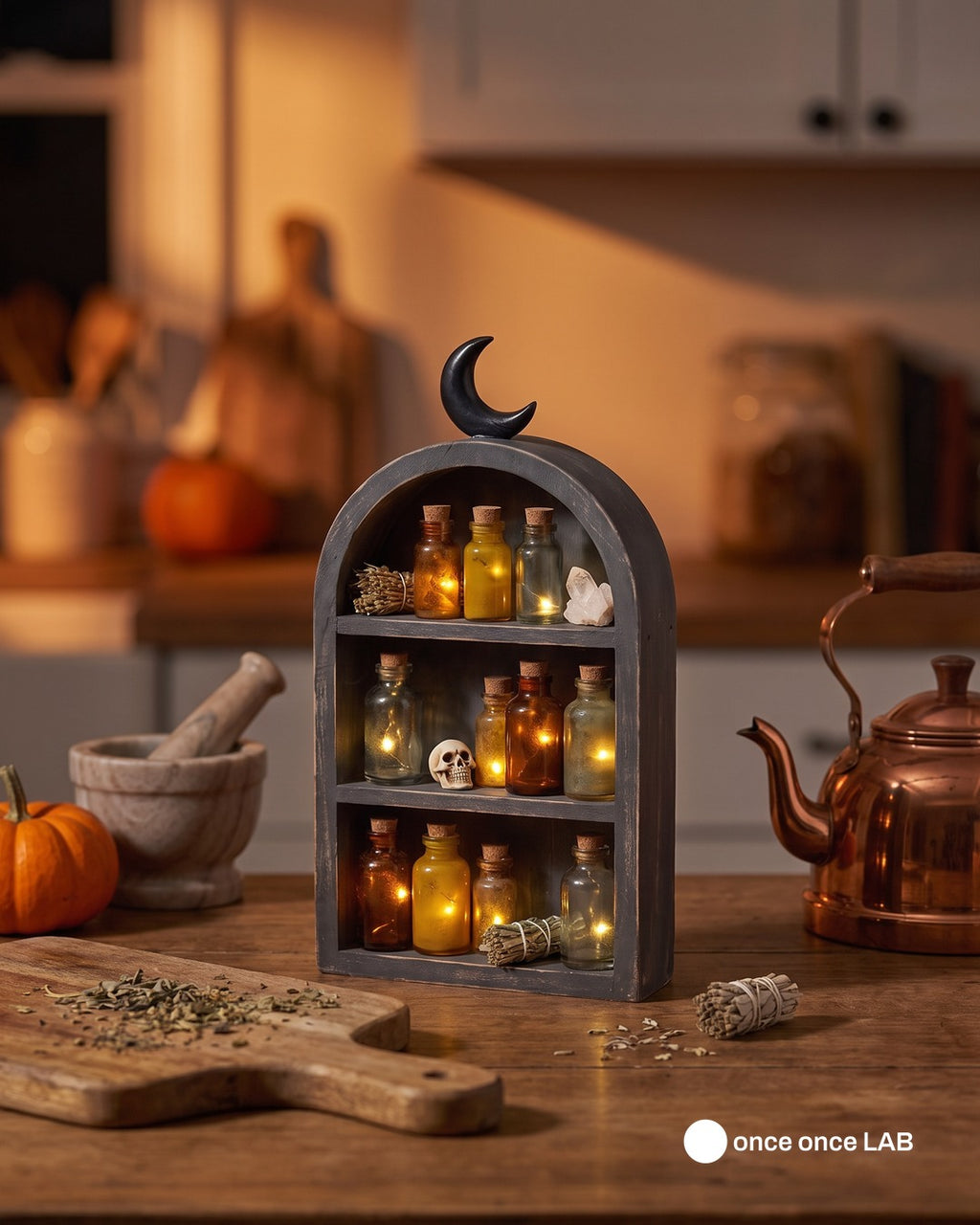 Botica de Bruja con Pociones — Repisa Lámpara LED Vintage de Halloween — once once LAB