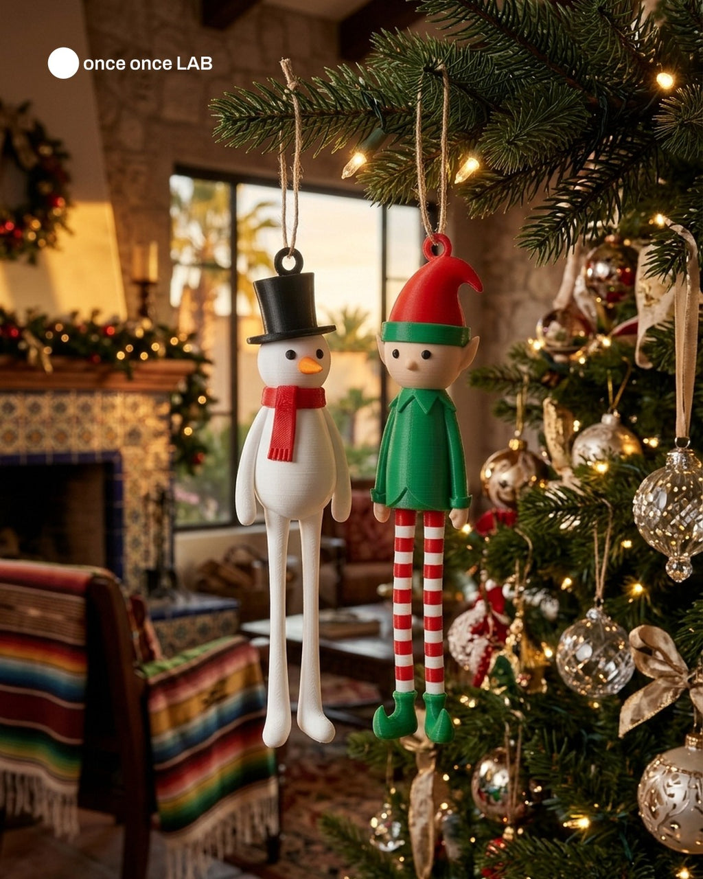 Par de Adornos Larguchos Muñeco de Nieve y Duende — Colgantes Navideños 18 cm — Once Once Lab