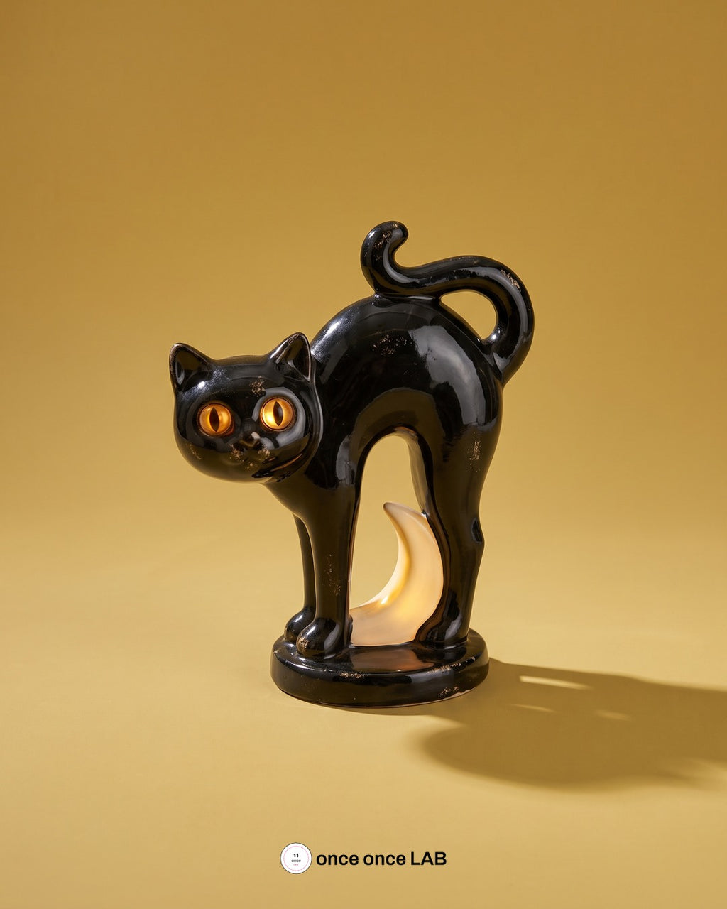 Lámpara Gato Negro Retro con Luna — Luz LED de Halloween Vintage — once once LAB