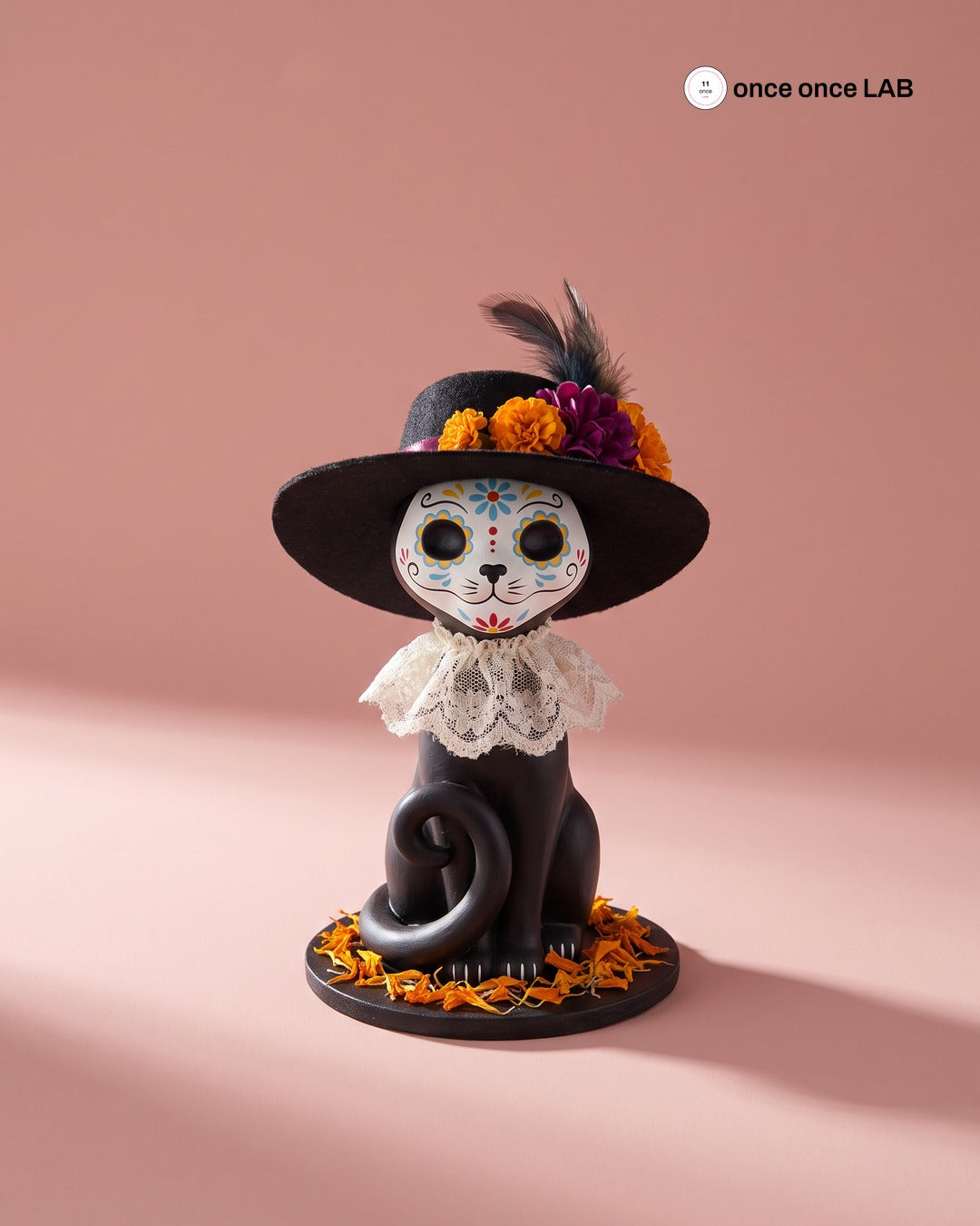 Gatita Catrina con Sombrero de Cempasúchil — Figura para Ofrenda de Mascotas Día de Muertos — Once Once Lab