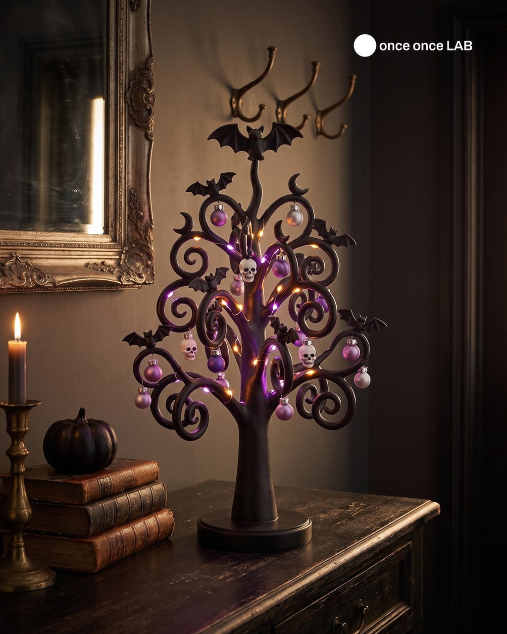 Árbol Gótico con Murciélagos y Calaveritas — Lámpara LED de Halloween a Navidad — once once LAB