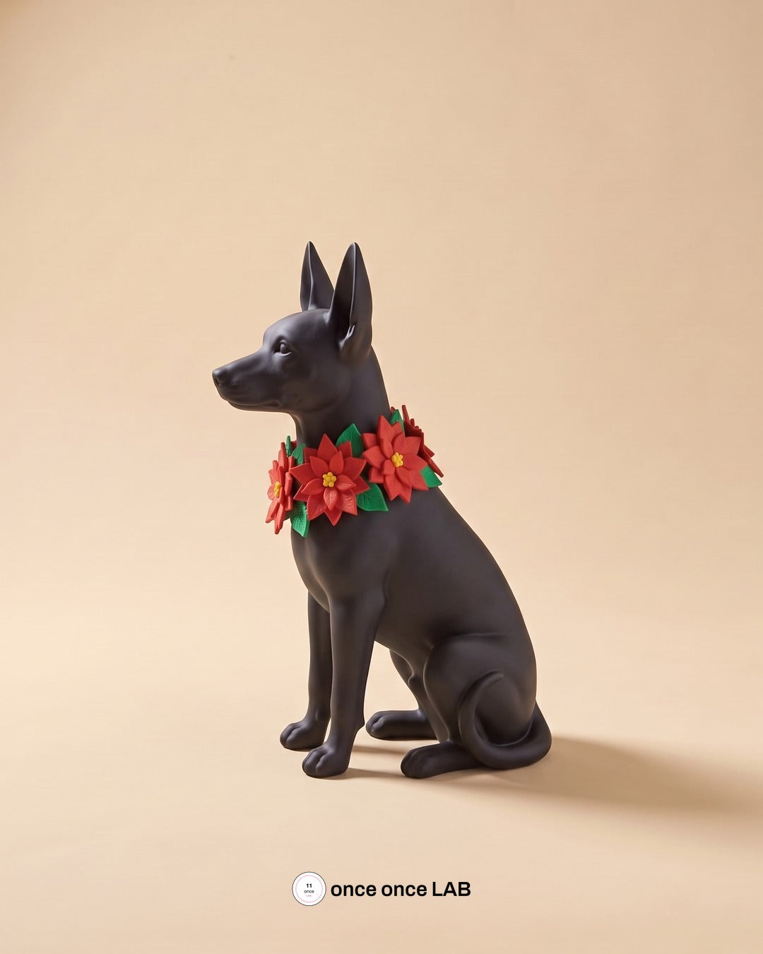 Xoloitzcuintle Navideño con Nochebuenas — Figura de Navidad Mexicana 18 cm — Once Once Lab