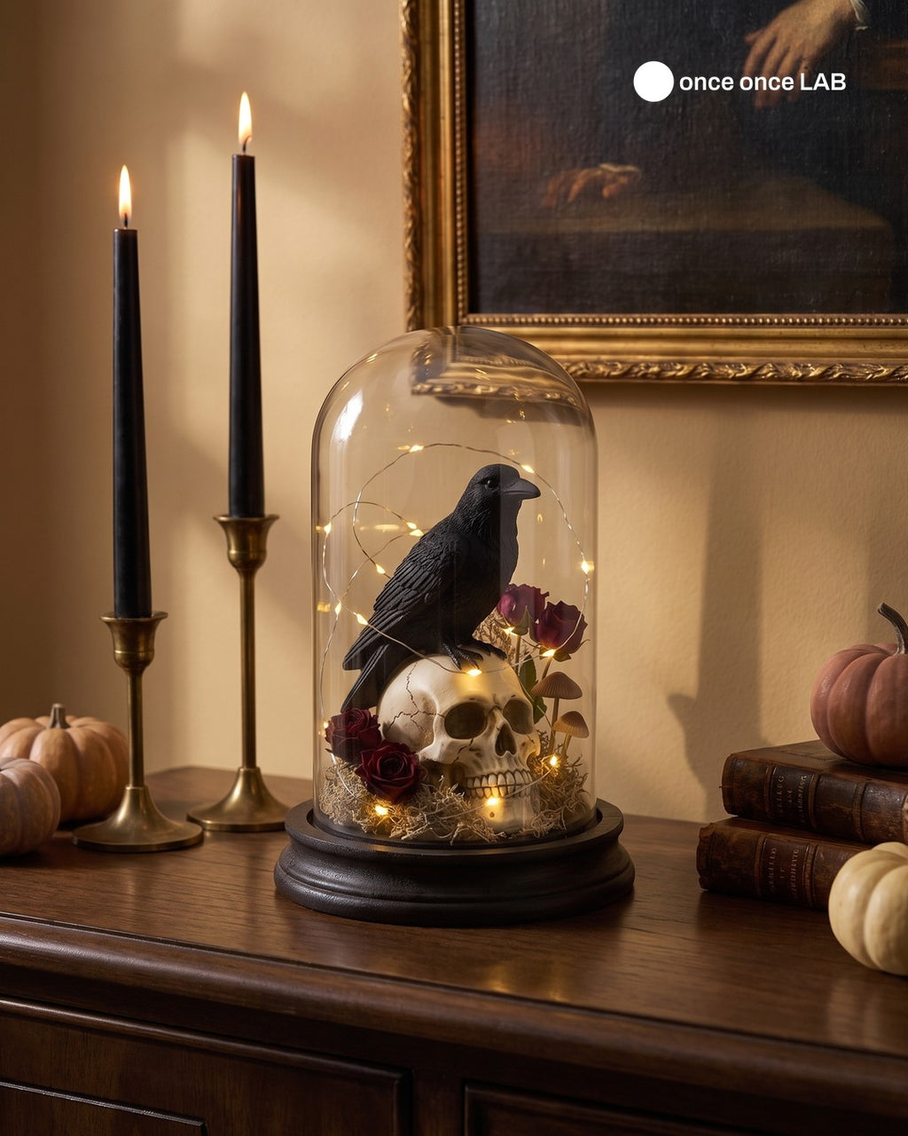 Campana Gótica con Cuervo y Calavera — Lámpara LED de Gabinete de Curiosidades para Halloween — Once Once Lab