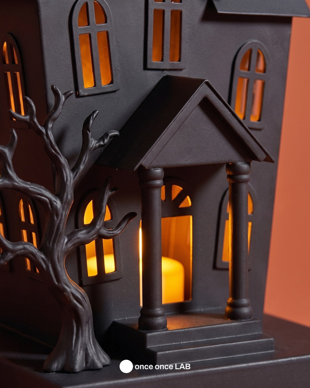 Casa Embrujada Portavela LED — Linterna Gótica de Halloween — once once LAB
