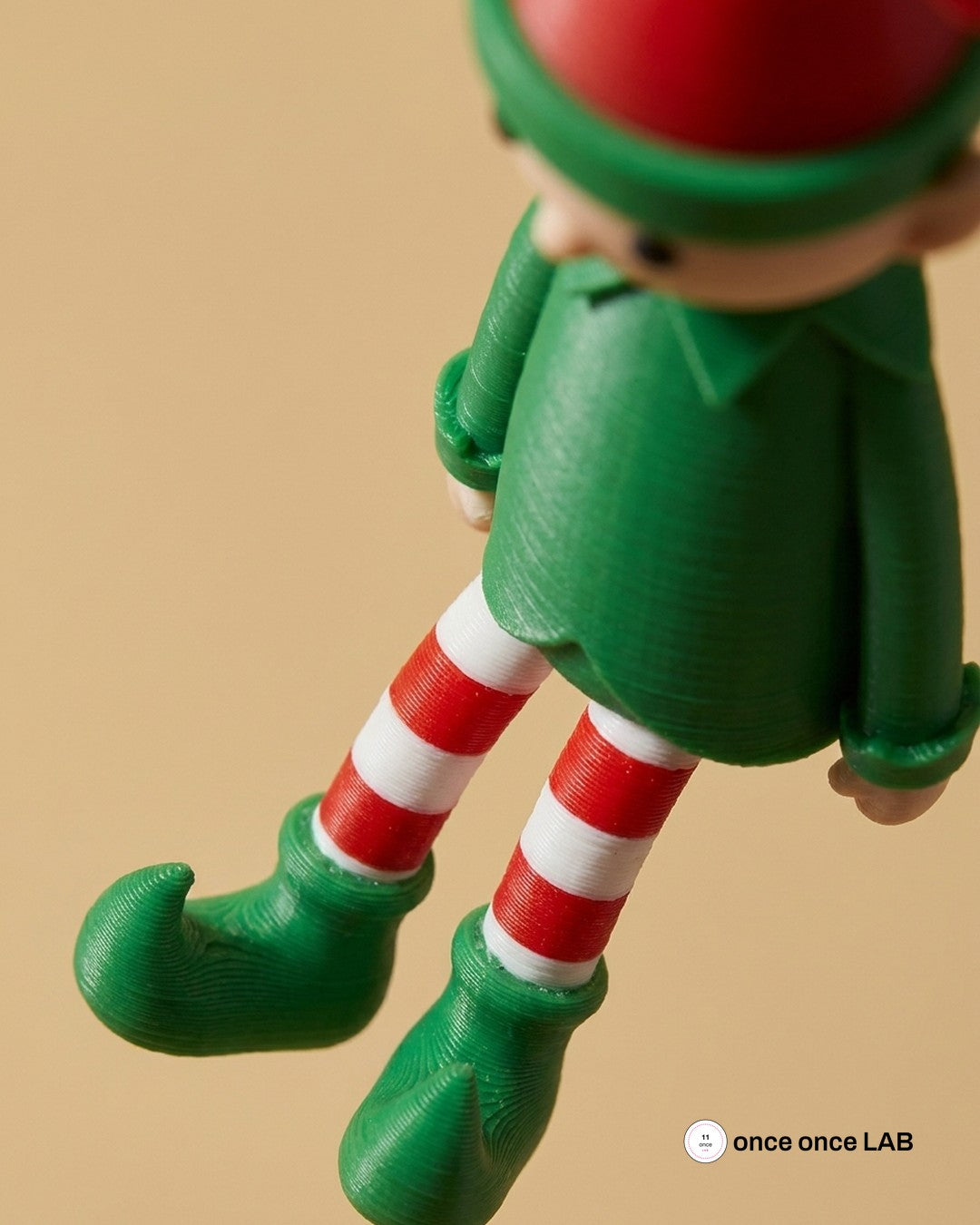 Par de Adornos Larguchos Muñeco de Nieve y Duende — Colgantes Navideños 18 cm — Once Once Lab