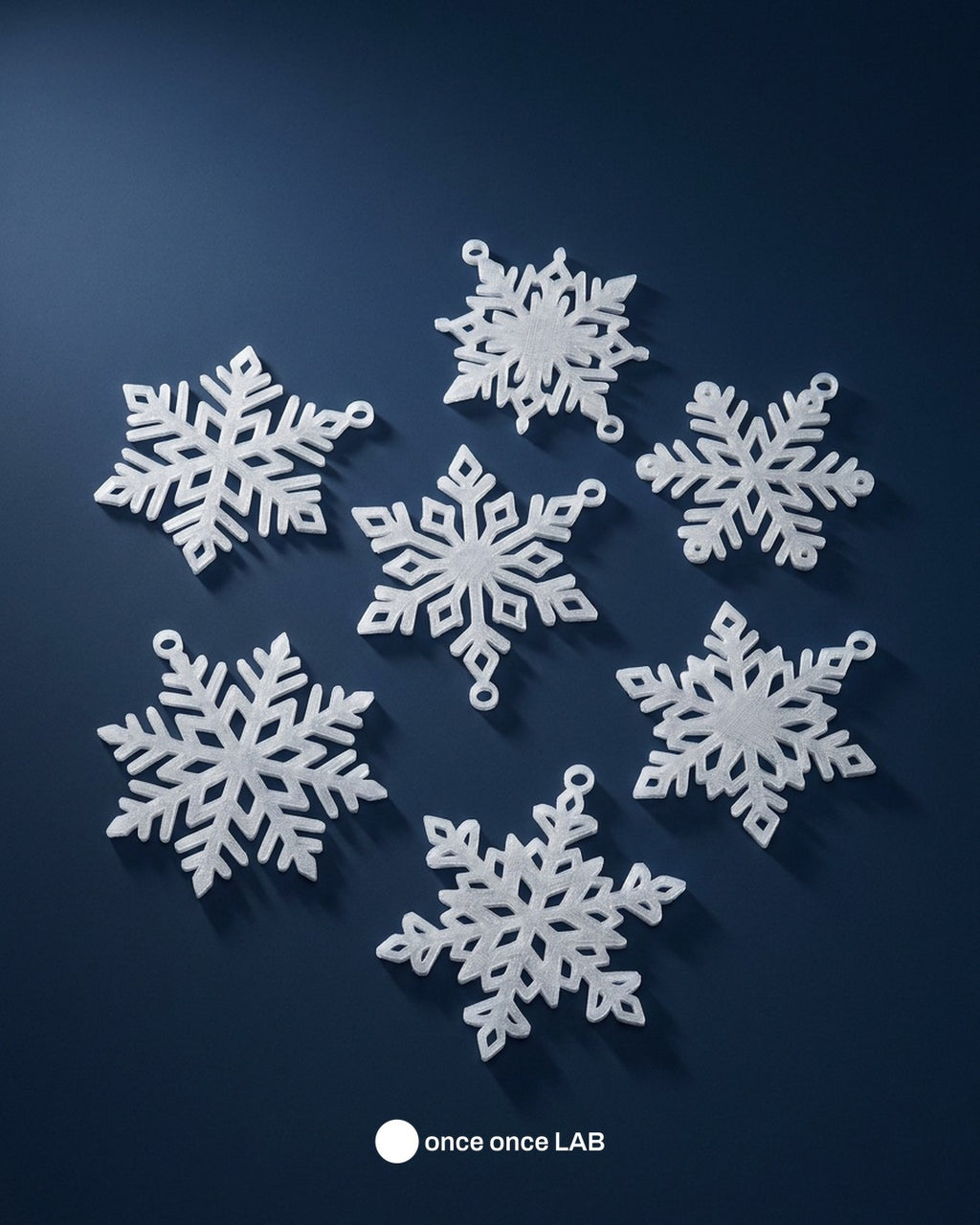 Set de 6 Copos de Nieve Efecto Hielo — Adornos Navideños Translúcidos 8-10 cm — Once Once Lab