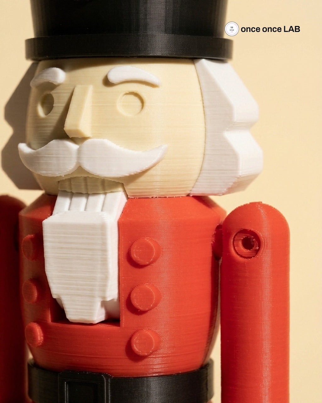 Cascanueces Articulado Navideño — Figura Decorativa que Mueve Brazos y Piernas 15 cm — Once Once Lab