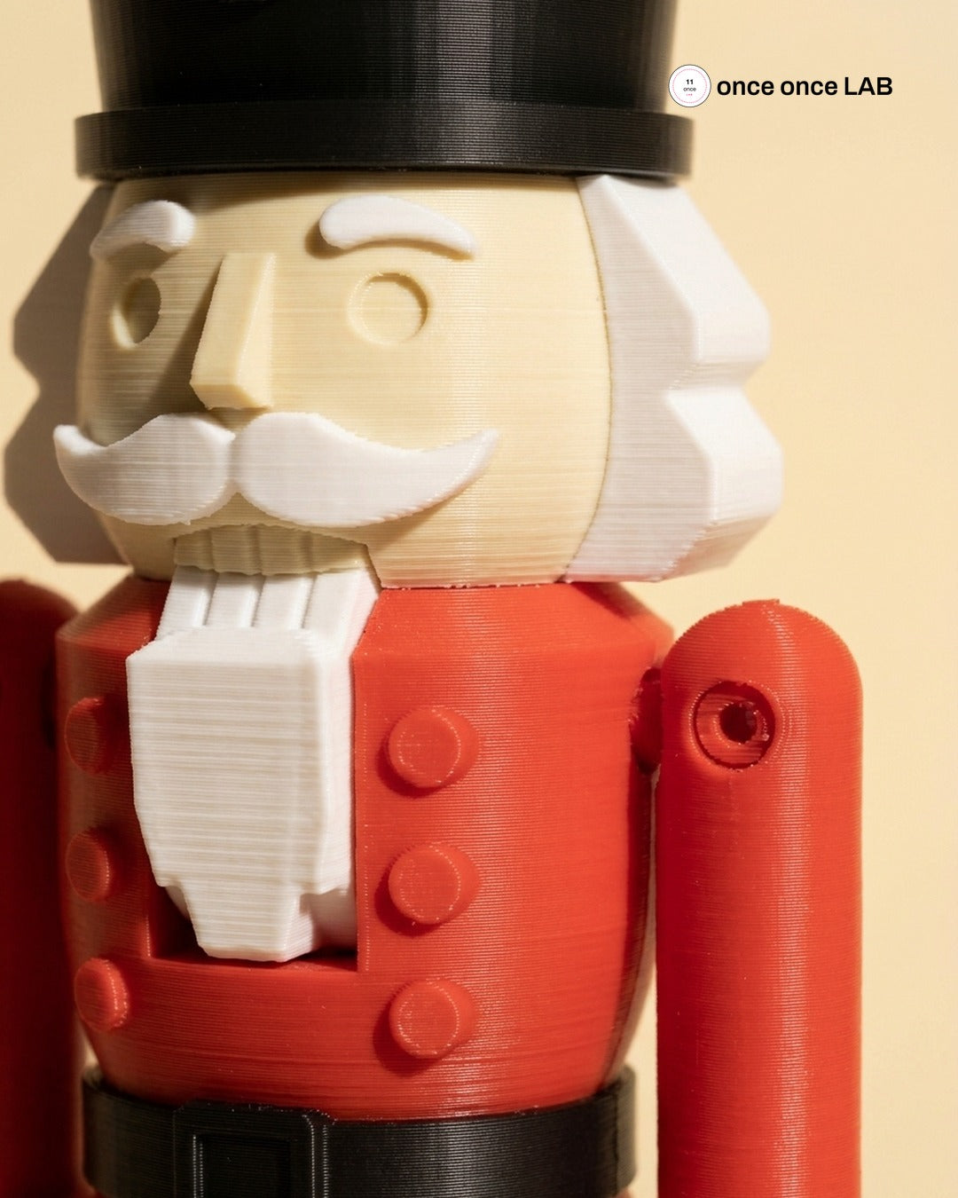 Cascanueces Articulado Navideño — Figura Decorativa que Mueve Brazos y Piernas 15 cm — Once Once Lab