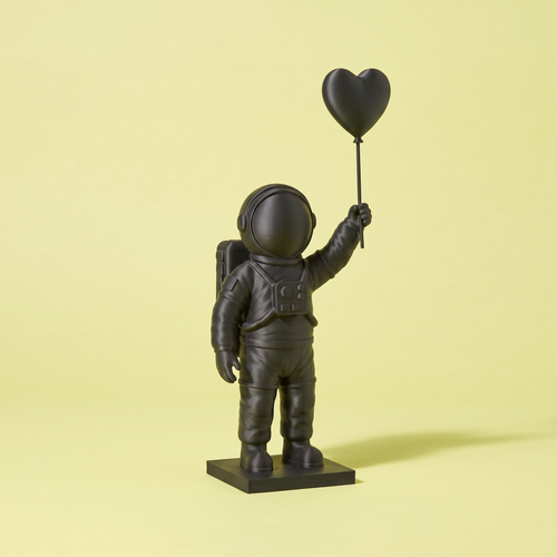 Astronauta con Globo — Figura Decorativa para Cuarto Infantil — otro ángulo | once once LAB