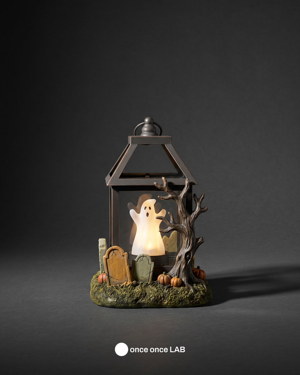 Cementerio Embrujado con Fantasma — Linterna LED Vintage de Halloween — once once LAB