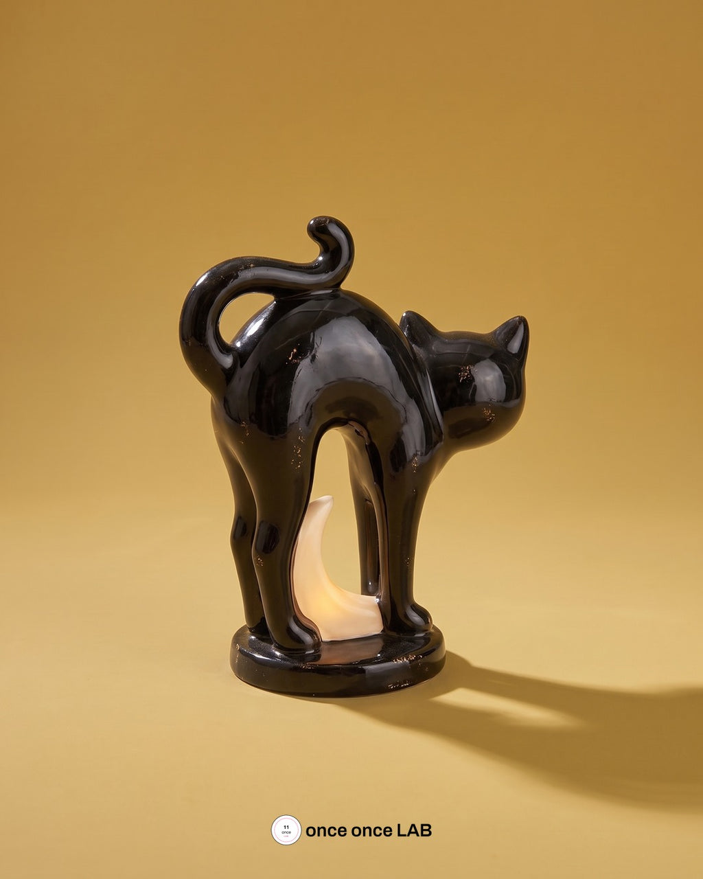 Lámpara Gato Negro Retro con Luna — Luz LED de Halloween Vintage — once once LAB