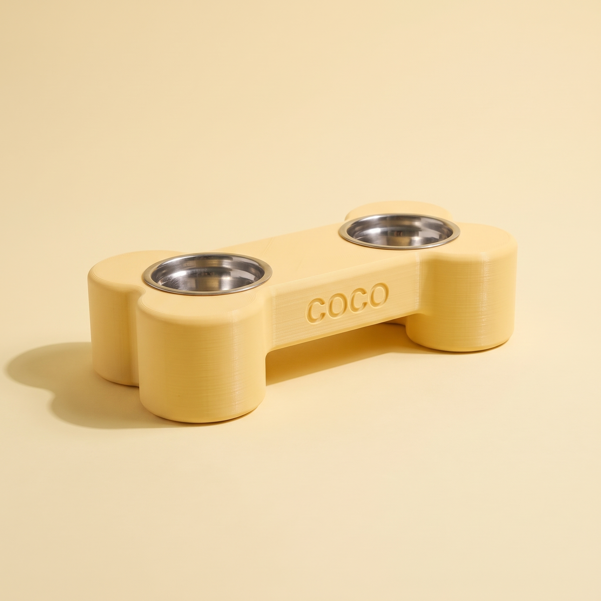 Base Elevada Doble para Perro en Forma de Hueso — Personalizada con Nombre — otro ángulo | once once LAB