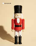 Cascanueces Articulado Navideño — Figura Decorativa que Mueve Brazos y Piernas 15 cm — Once Once Lab