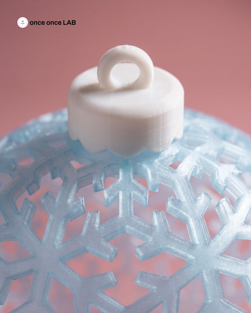Esfera Jumbo de Copos de Nieve Azul Hielo — Adorno Navideño Calado 12 cm — Once Once Lab