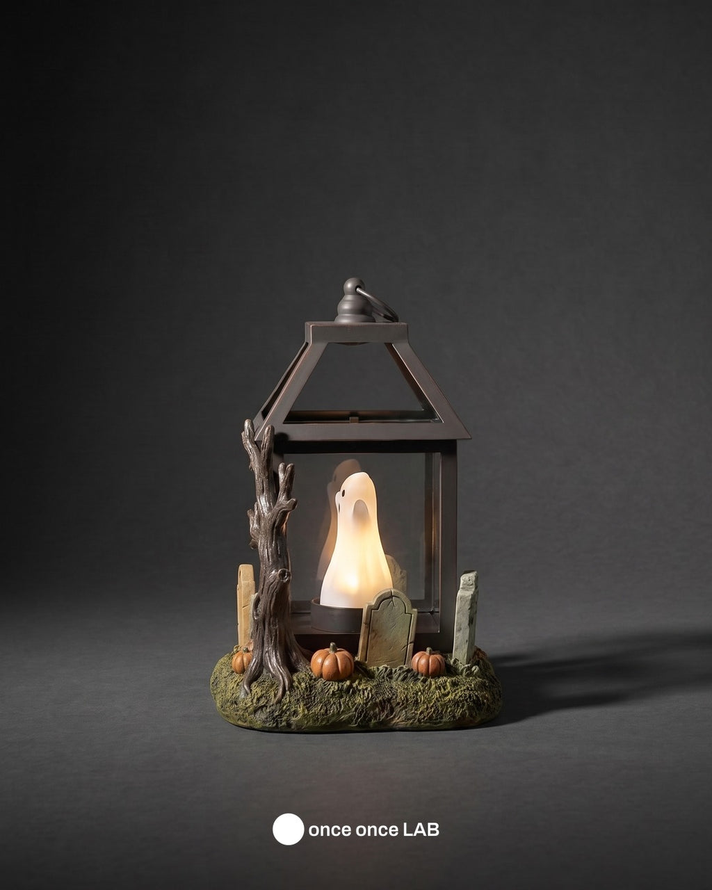 Cementerio Embrujado con Fantasma — Linterna LED Vintage de Halloween — once once LAB