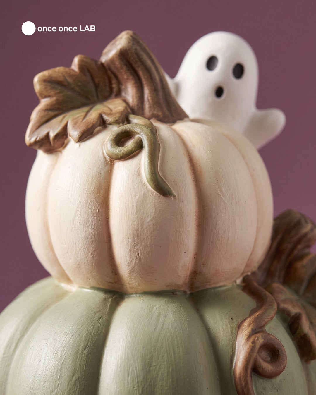 Torre de Calabazas con Fantasmita — Figura Decorativa de Otoño y Halloween — Once Once Lab