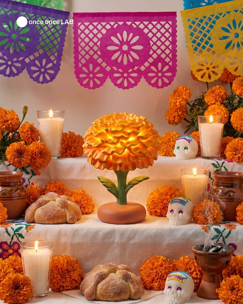 Flor de Cempasúchil Gigante — Lámpara LED para Ofrenda de Día de Muertos — Once Once Lab