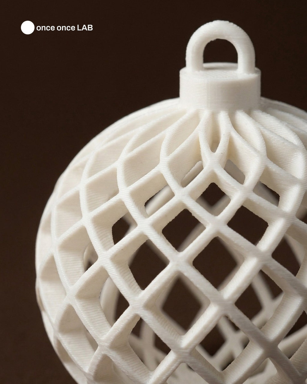 Set de 7 Esferas Lattice Champagne y Perla — Adornos Navideños 6, 8 y 10 cm — Once Once Lab