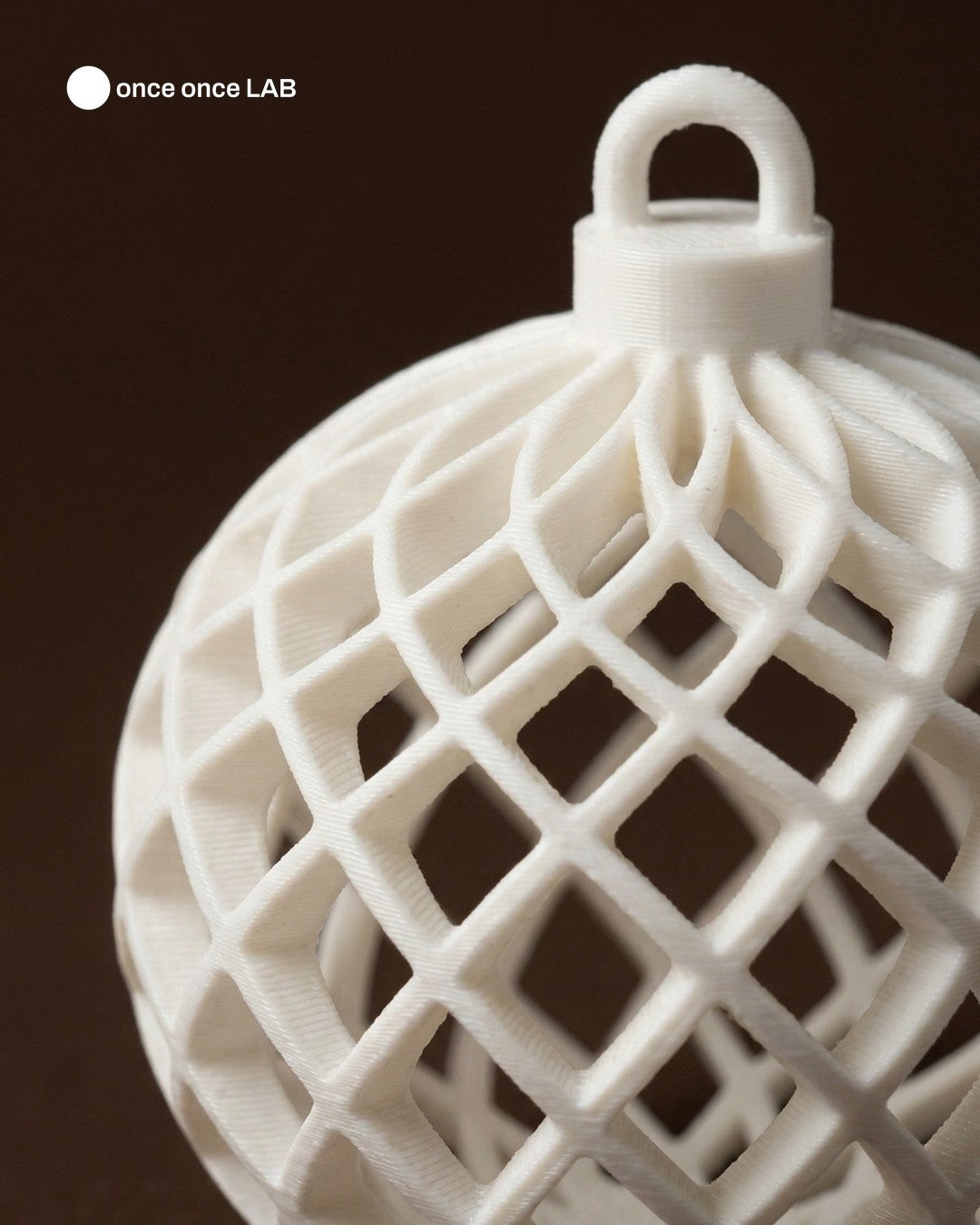 Set de 7 Esferas Lattice Champagne y Perla — Adornos Navideños 6, 8 y 10 cm — Once Once Lab