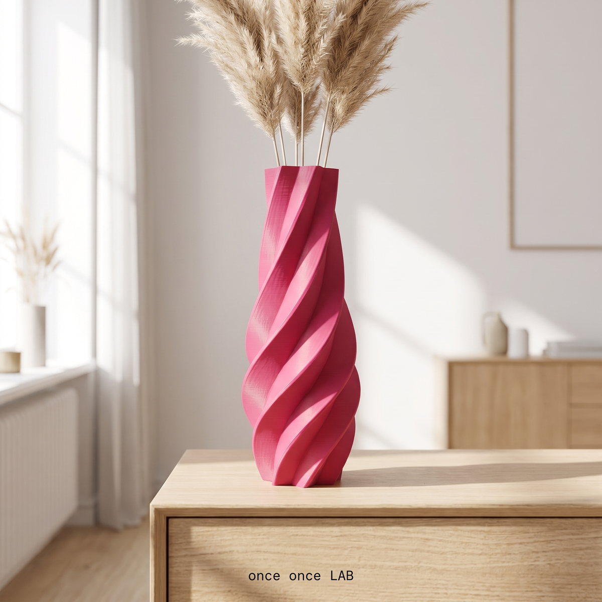 Jarrón Escultural Espiral — Decoración de Diseño (Rosa) — en uso | once once LAB