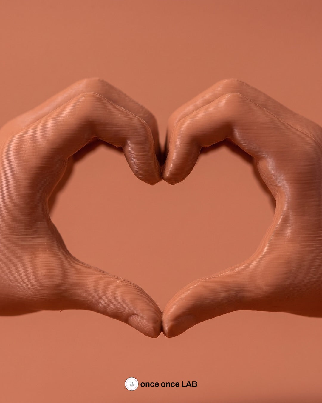 Manos en Corazón, detalle del acabado mate