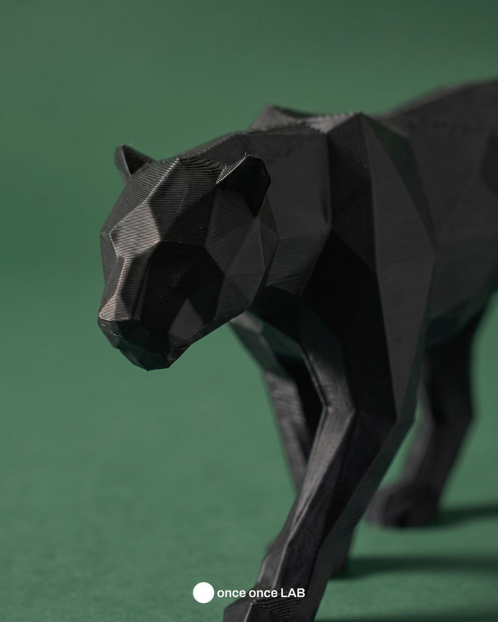 Pantera Geométrica, detalle del acabado mate