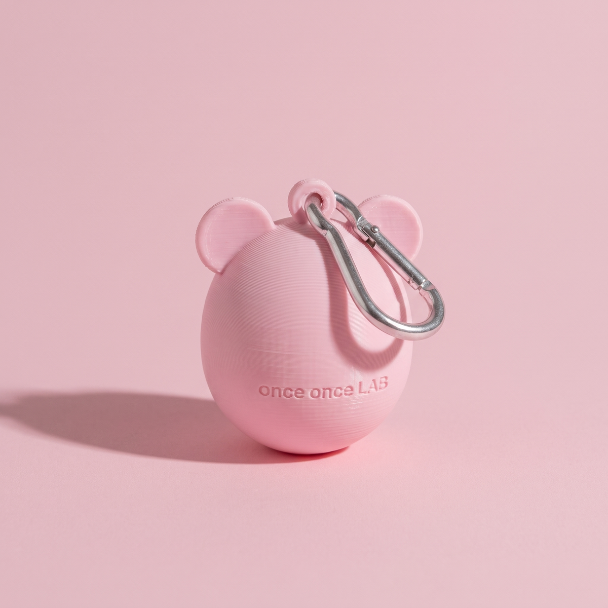 Porta Gel Antibacterial para Mochila con Nombre — otro ángulo | once once LAB